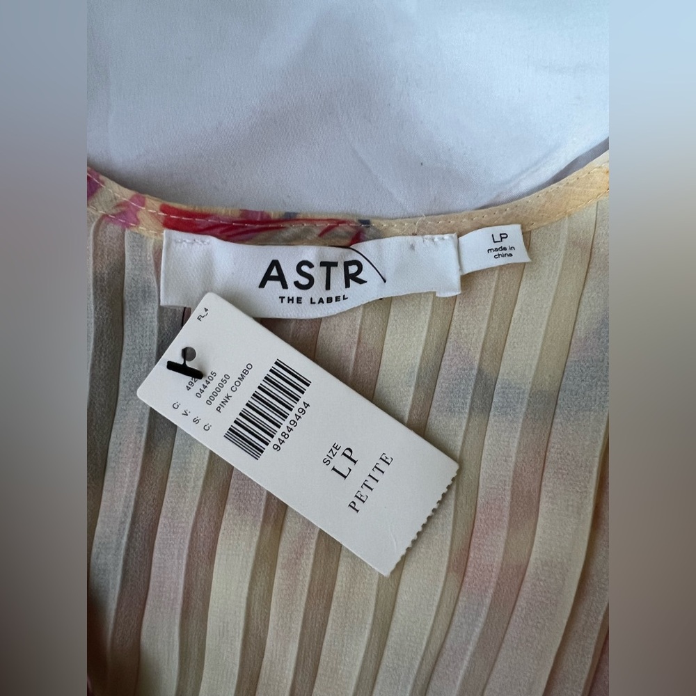 Astr The Label Revery Dress in Yellow Pink Floral | LP NWT - Picture 10 of 11